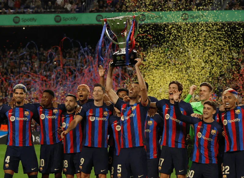 FC Barcelona – Biểu tượng bóng đá nghệ thuật cùng học viện La Masia.